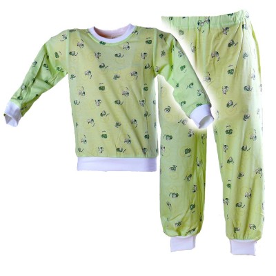 Zelené dětské pyžamo se štěňátky.